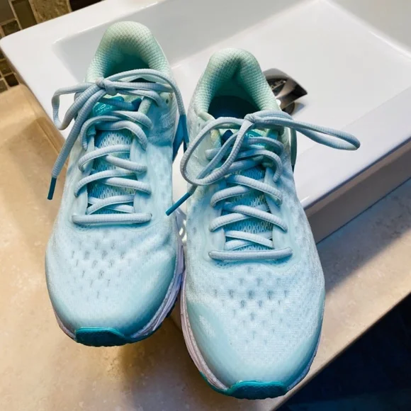 Under Armour HOVR INFINITE Women’s Tennis Shoes - Picture 5 of 7